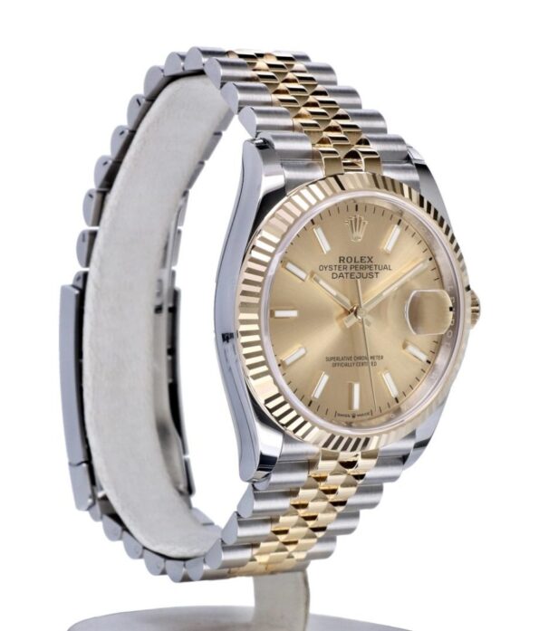 126233-Rolex-Oyster-Datejust-Jubilee-Gold-Steel-Champagne-Dial-36-mm-6-920×1077-1-900×1054-1.jpeg