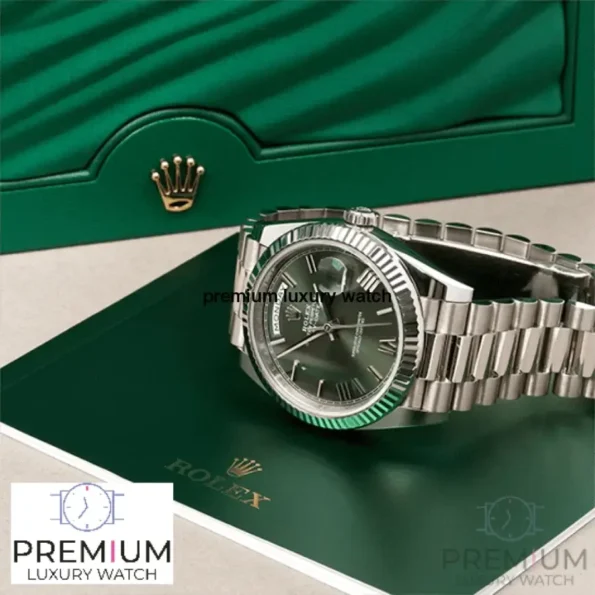 rolex-day-date-40mm-white-gold-olive-green-roman-758-900×900-1.webp