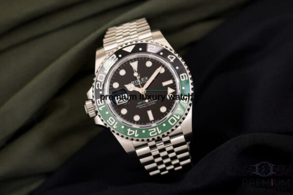 rolex-gmt-master-ii-stainless-steel-black-dial-greenblack-ceramic-bezel-jubilee-bracelet-126720vtnr-311-900×599-1.jpg