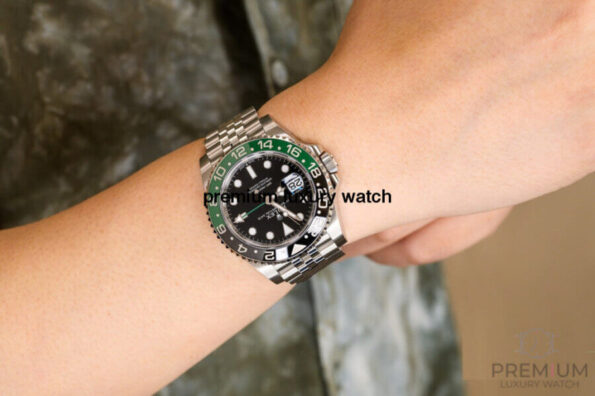 rolex-gmt-master-ii-stainless-steel-black-dial-greenblack-ceramic-bezel-jubilee-bracelet-126720vtnr-578-900×599-1.jpg